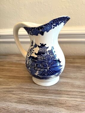 Vintage Burleigh Ware Willow Blue Asian Pattern Pitcher Jug Burslem England
9"